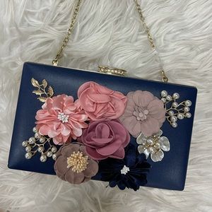 Floral clutch